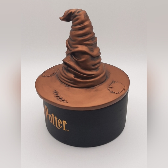 Harry Potter Sorting Hat Candle - Charmed Aroma - Picture 2 of 5